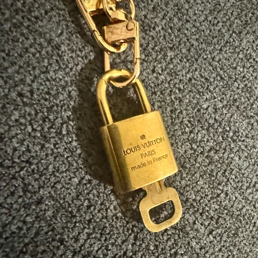 Louis Vuitton Lock & Key Gold #334/unbranded choker necklace/matching bracelet - Picture 3 of 5